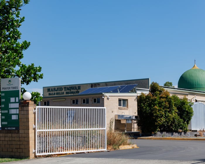 Man charged after allegedly threatening Muslim worshippers at Brisbane mosque