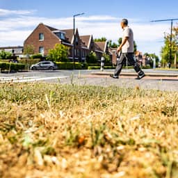 Zondag buien in het hele land, maar vierde regionale hittegolf kondigt zich aan