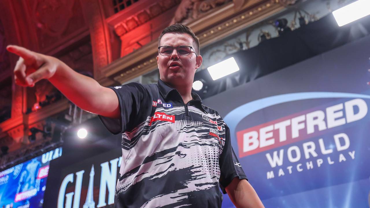 Gian van Veen gooit zich in verlenging naar kwartfinale van World Matchplay