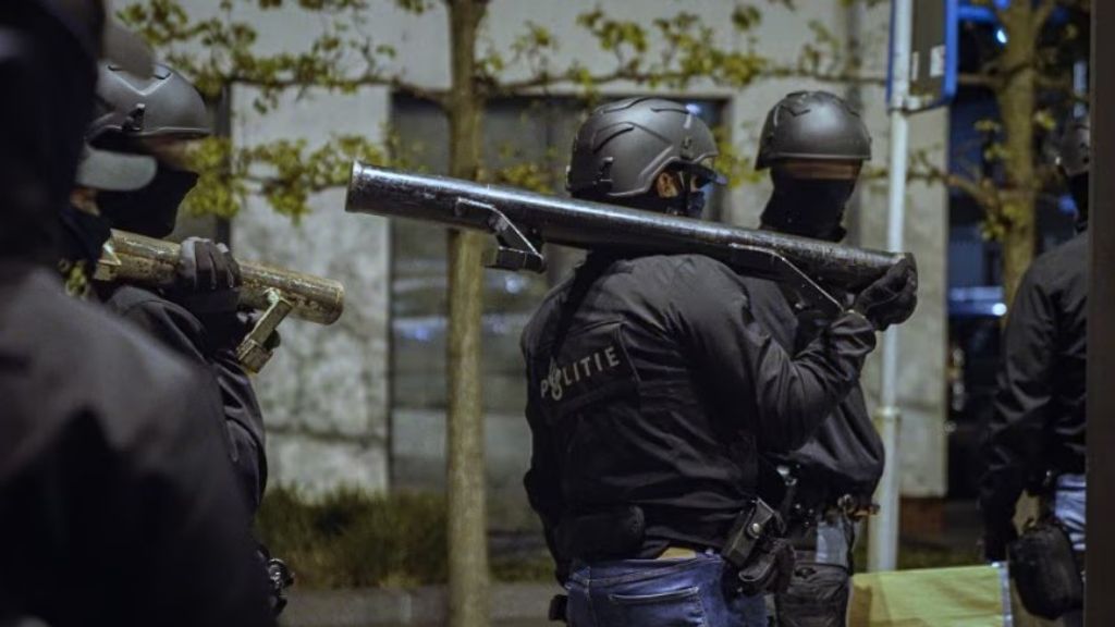 Politie arresteert acht verdachten in onderzoek naar platform valse ID-documenten