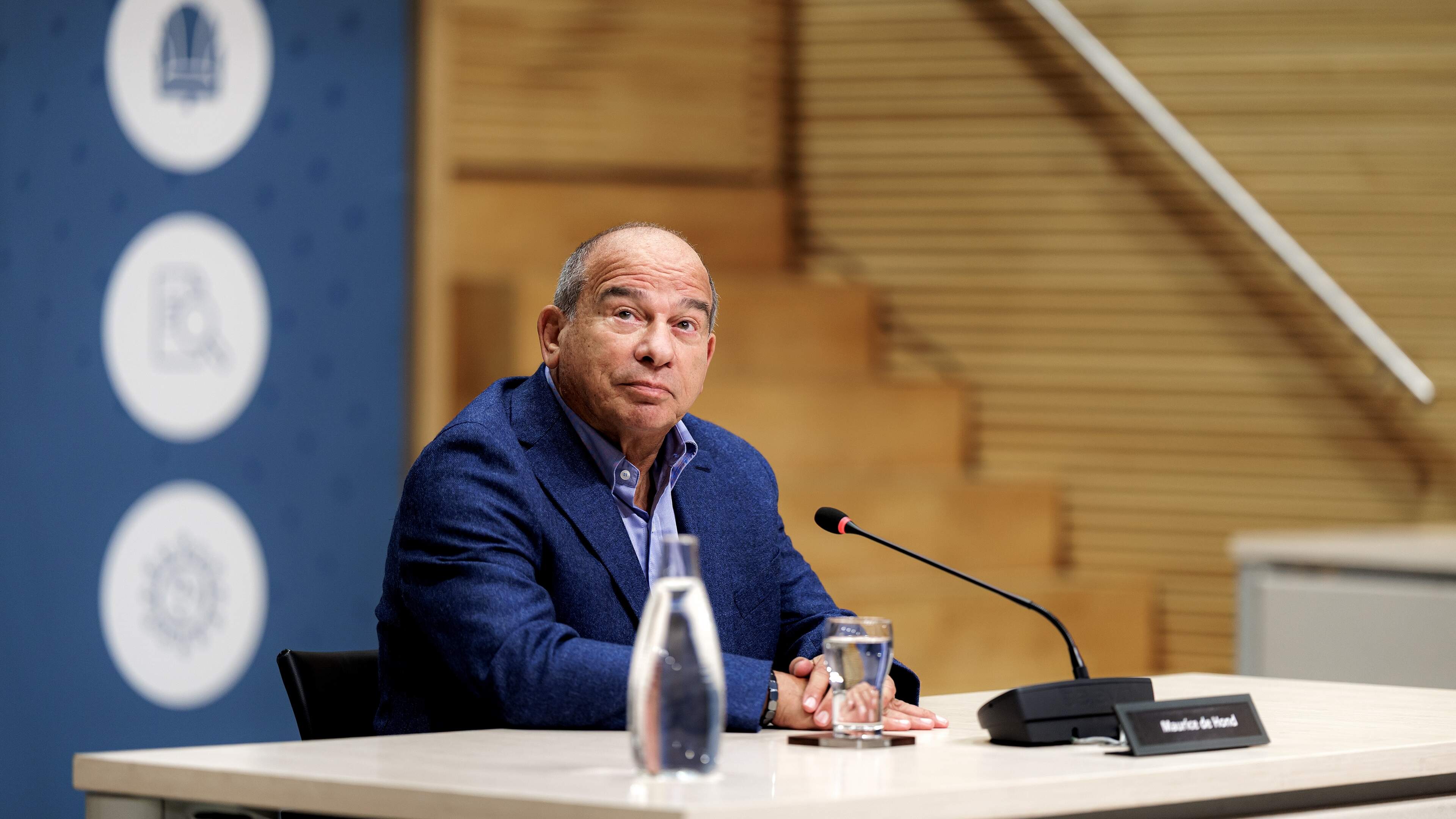 LIVE | Coronacriticus Maurice de Hond: ’Mensen die kritische geluiden gaven, werden genegeerd’