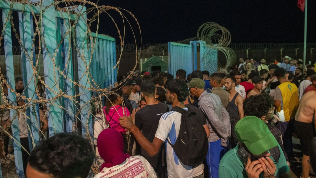18 doden bij bestorming Spaanse exclave Ceuta, nog duizenden mensen onderweg