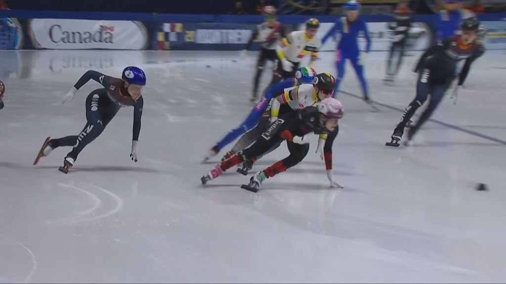 Gemengde aflossing eindigt opnieuw met val Xandra Velzeboer, Italië pakt WK-titel