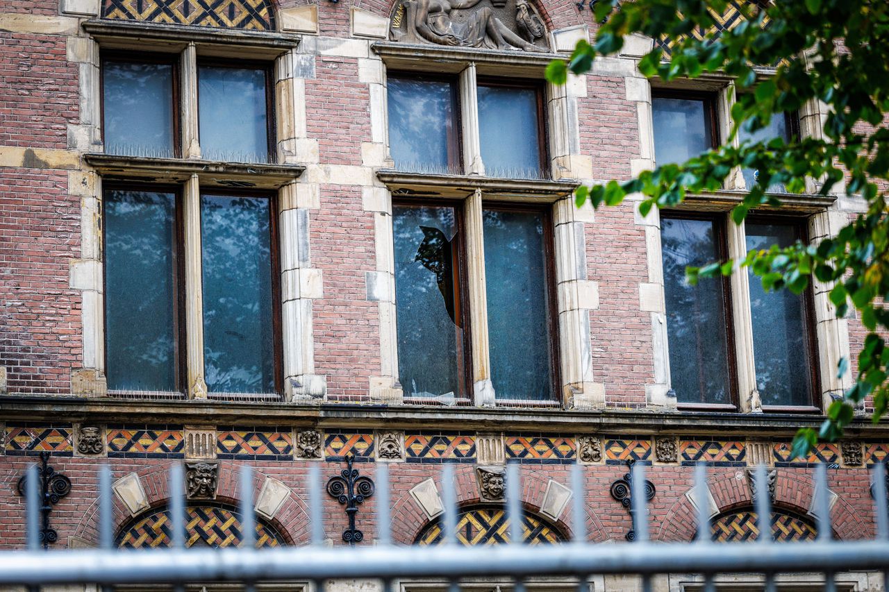 Schade aan Binnenhof na rellen geschat op 55.000 euro