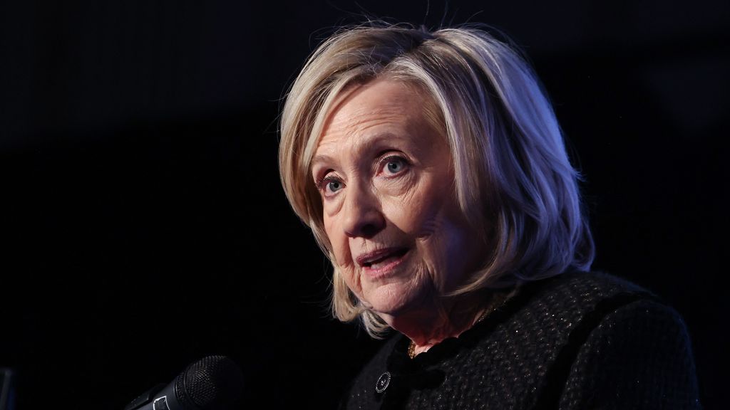 Hillary Clinton tegenover commissie: ik wist niets van misdaden Epstein