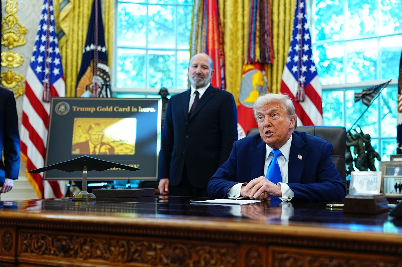 Trump kondigt heffing aan van 100.000 dollar op voor techbedrijven cruciale werkvisa