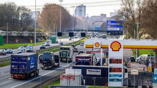 Dure benzine kan heel verschillend uitpakken per gezin, zegt CPB