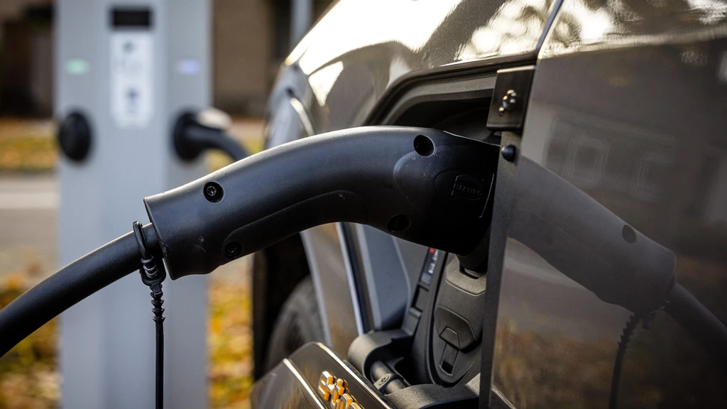 Elektrische auto kan problemen elektriciteitsnet oplossen