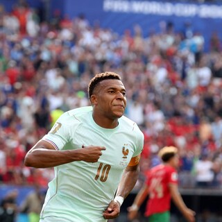 Frankrijk in tweede helft snel op voorsprong na goals van Mbappé en Dembélé