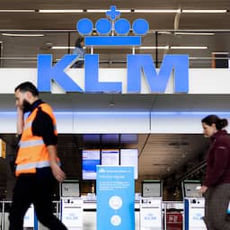 KLM kondigt vacaturestop aan vanwege fors gestegen brandstofprijzen