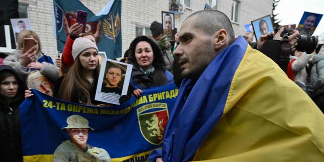 Ukraine, Russia free 200 POWs each in first part of prisoner swap