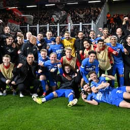 AZ bereikt kwartfinales Conference League na indrukwekkende zege in Praag