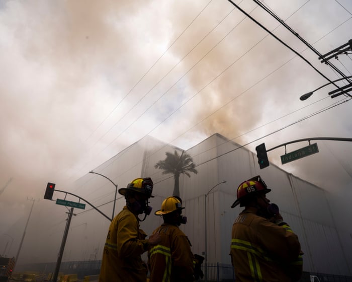 LA firefighters battle warehouse blaze amid concerns over billowing smoke