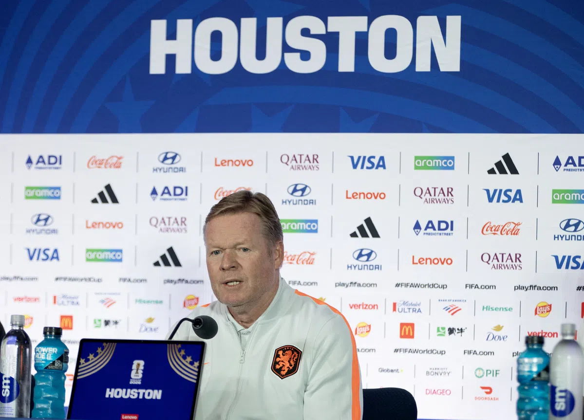 Koeman geeft toe dat wissels tegen Japan verkeerd uitpakten