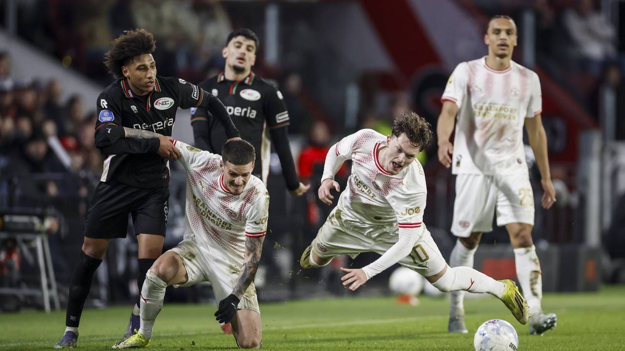 Nederlaag tegen NEC doet pijn bij PSV: 'Heel slecht verdedigd'
