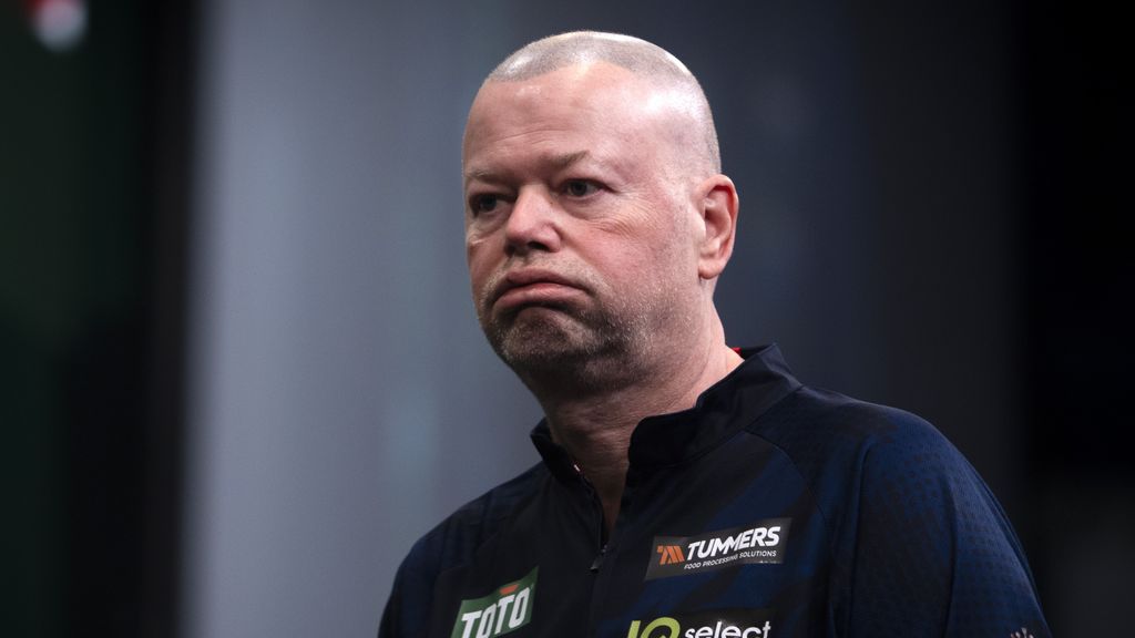 Van Barneveld delft onderspit in klassieker tegen Anderson op World Grand Prix