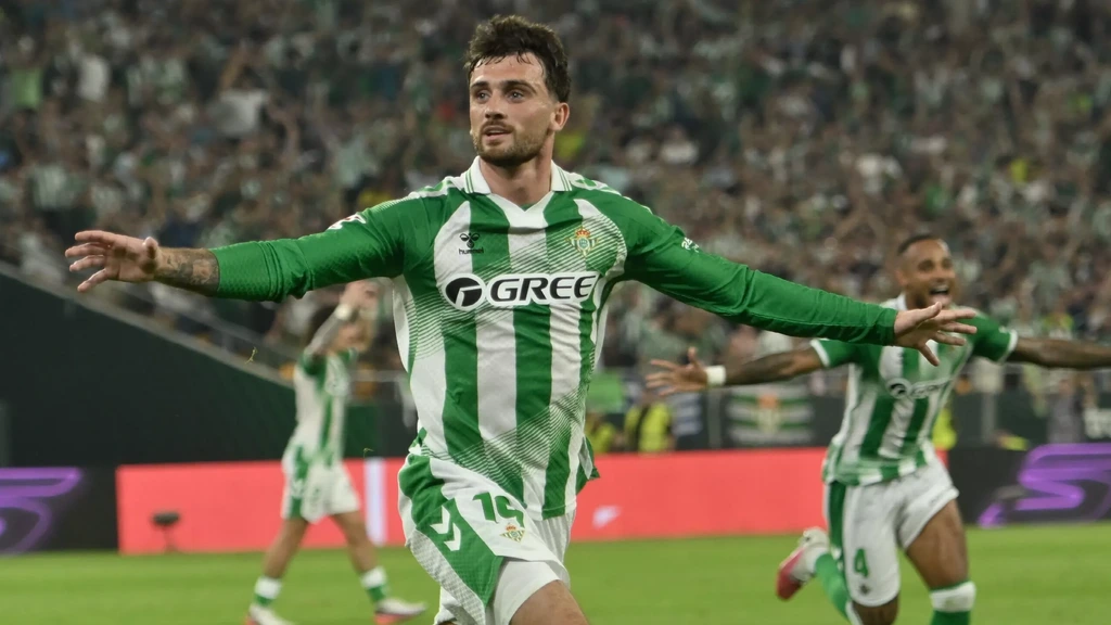 Betis-spits Parrott dient Real Madrid eerste nederlaag toe, Mbappé mist penalty