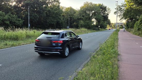Buurtbewoners worden gek van scheurende auto's door dorp: 'Mensen willen zelfs verhuizen'