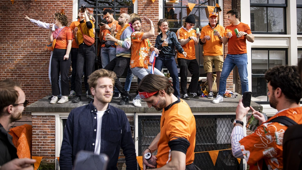 Amsterdam komt moeilijk af van hardnekkig imago dat op Koningsdag alles mag