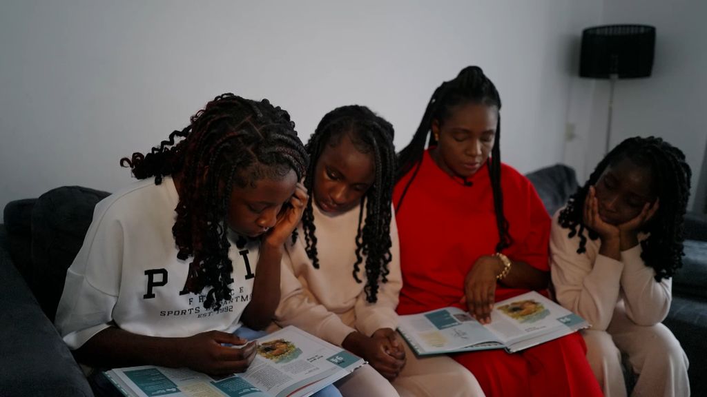 'Samenleesbijbel' helpt bij bespreken moeilijke onderwerpen, ook tijdens Pasen