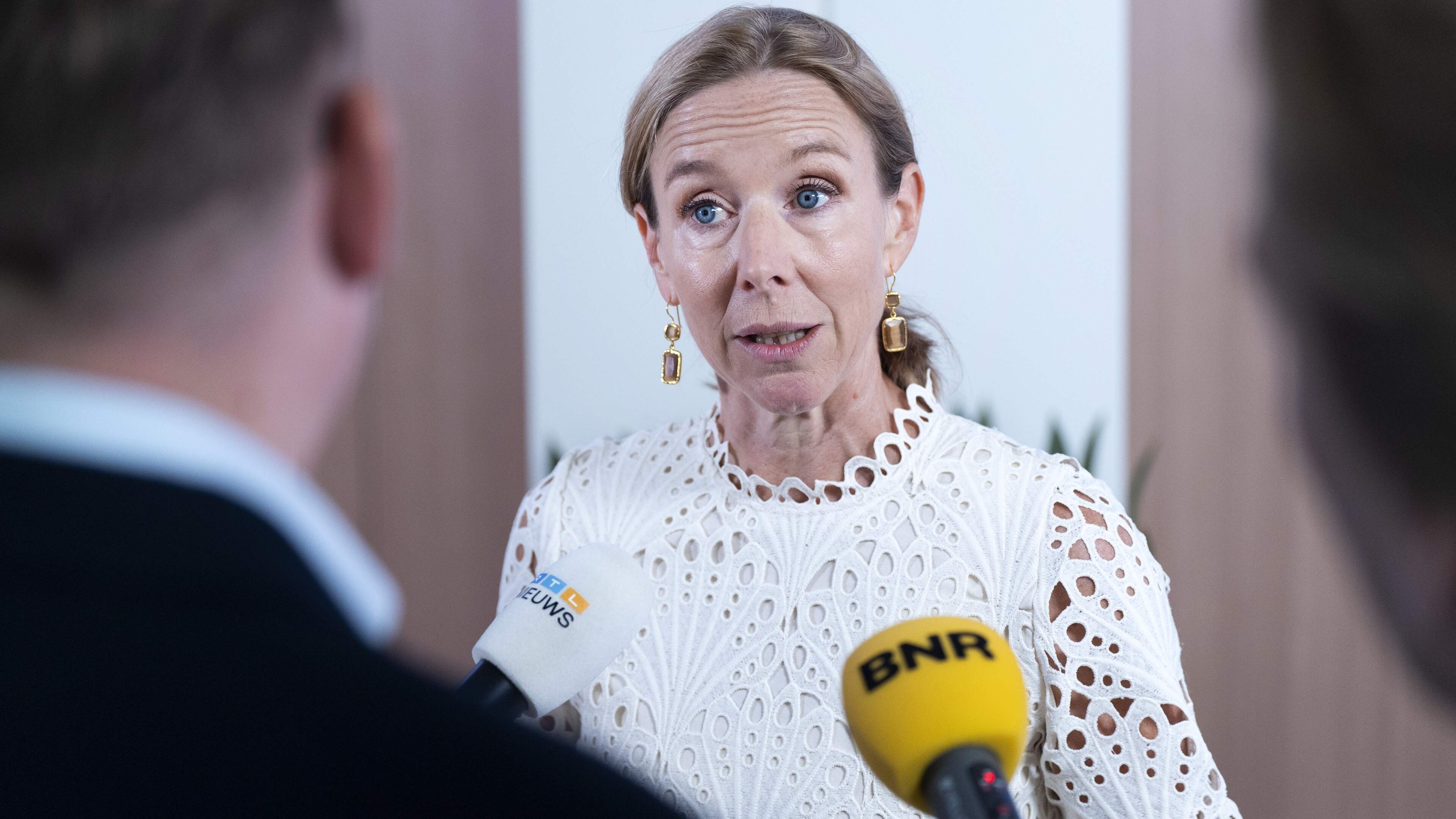 Kabinet wil gasvoorraad fors verlagen ondanks zorgen over komende winter: ’Er gaat in Nederland geen kachel uit’