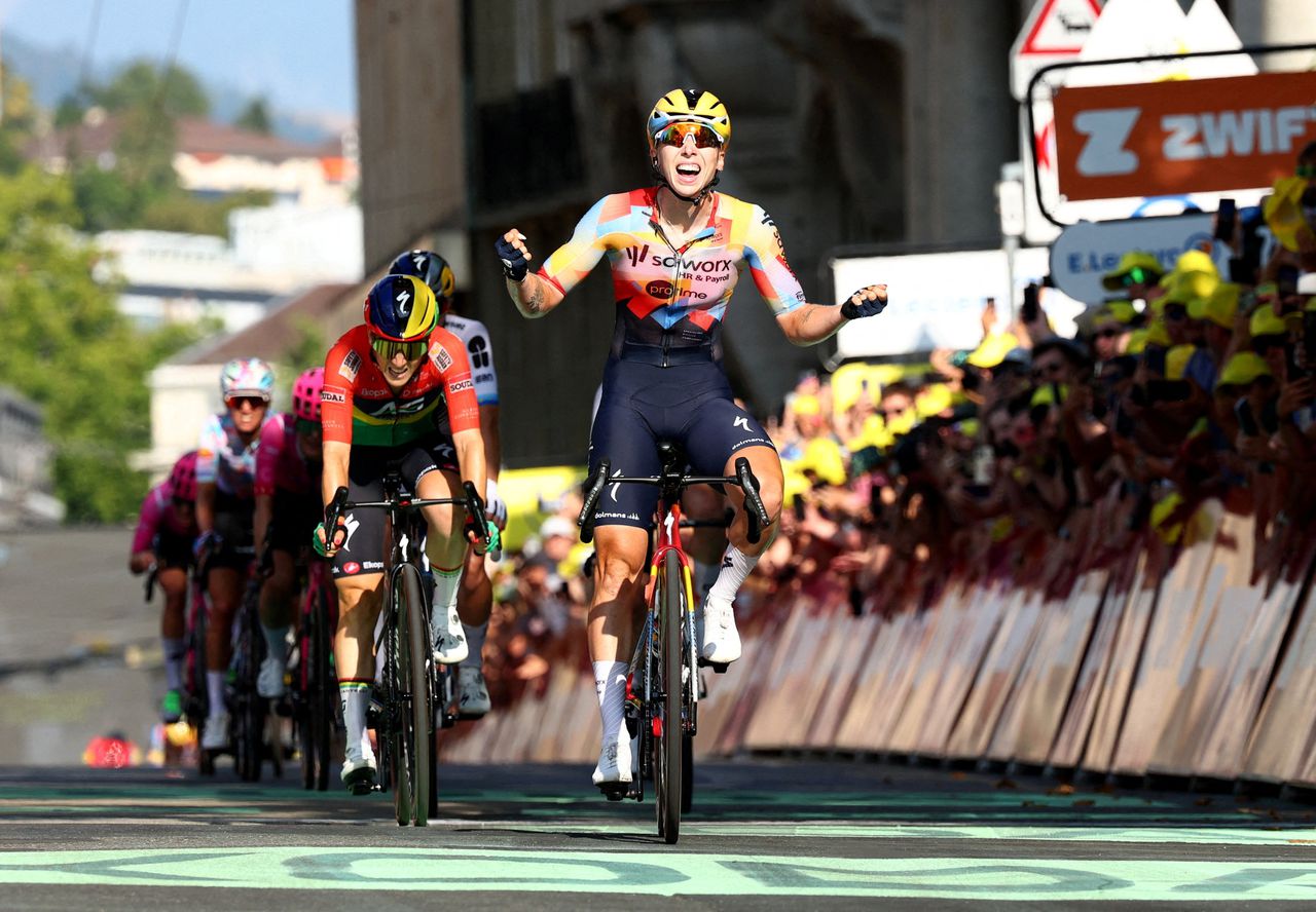 Lorena Wiebes pakt ritzege en gele trui in Tour de France en revancheert zich na diskwalificatie in Giro