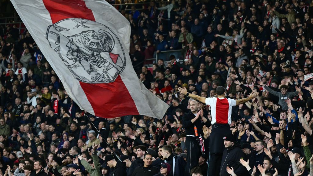 Hack bij Ajax: seizoenkaarten stelen en stadionverboden opheffen was mogelijk