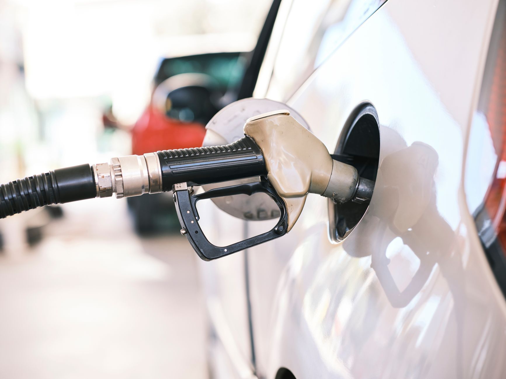 Benzineprijs zet opnieuw record: 2,712 euro per liter