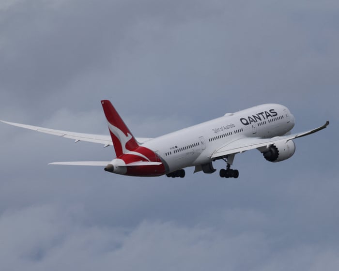 Passenger banned from Qantas after allegedly biting attendant on flight from Australia to US