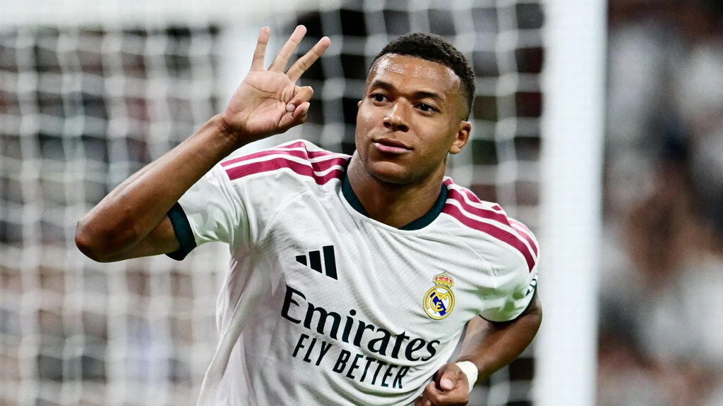 Hattrick Mbappé bij zege Real Madrid op Sociedad, Dumfries speelt hele wedstrijd