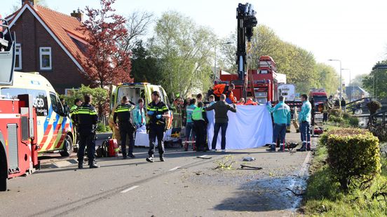 Dode en gewonde bij ernstig ongeluk, drie kinderen in auto blijven ongedeerd