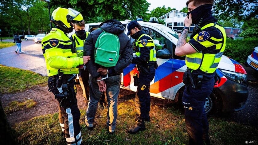 Meerdere aanhoudingen bij protest tegen asielopvang in Apeldoorn