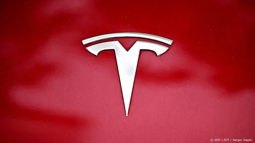 Frankrijk in verzet tegen EU-goedkeuring zelfrijhulpsysteem Tesla
