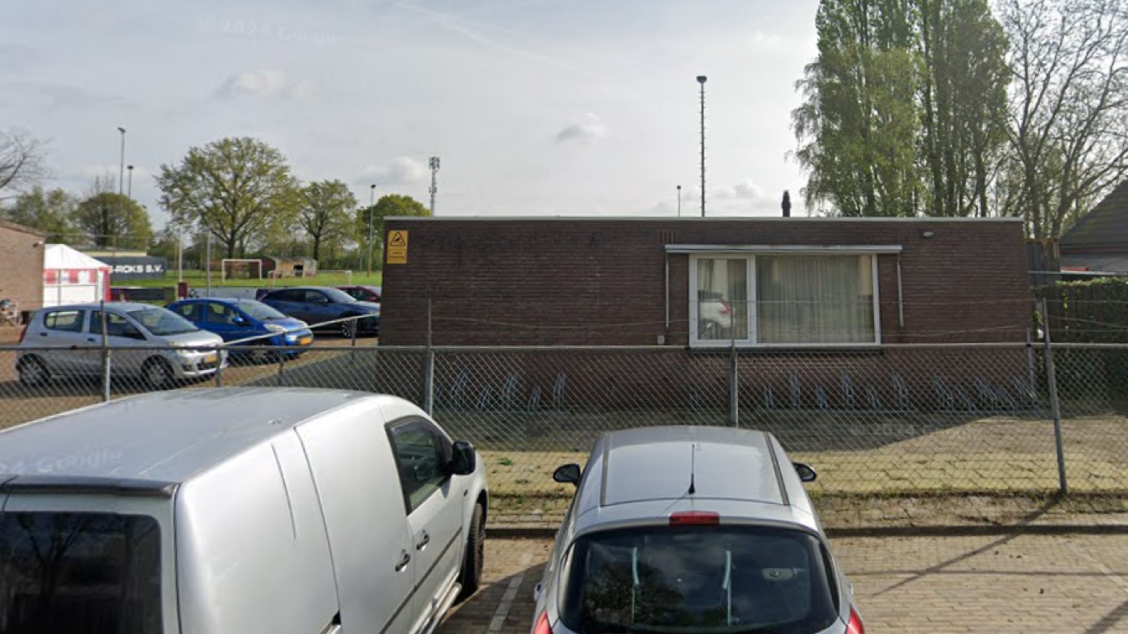 Massale vechtpartij met 40 man bij voetbalwedstrijd in Sint Willebrord: meerdere mensen gewond geraakt