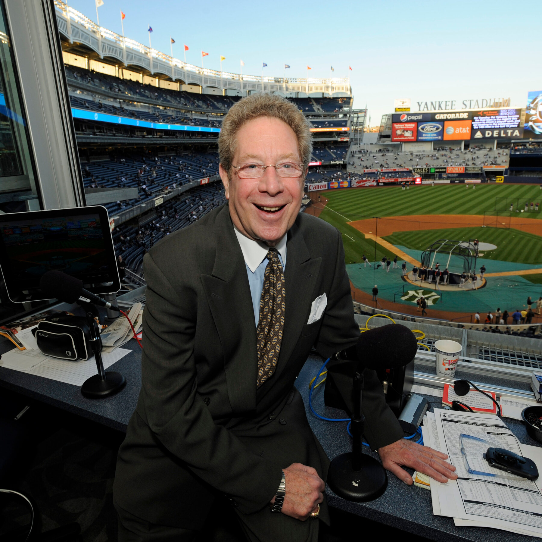 John Sterling, the Yankees’ Most Enduring Announcer, Dies at 87