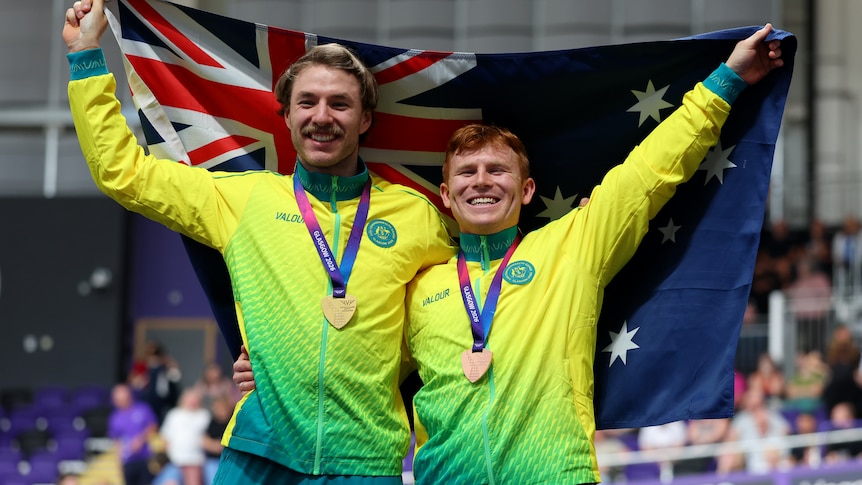Live: Aussie cyclist 'proud not to spew' after gruelling gold-medal run