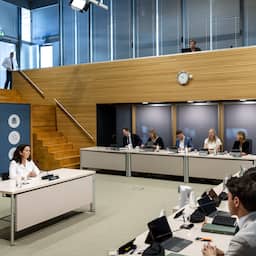 Live corona | Halsema over avondklok: 'Doel heiligt niet alle middelen'