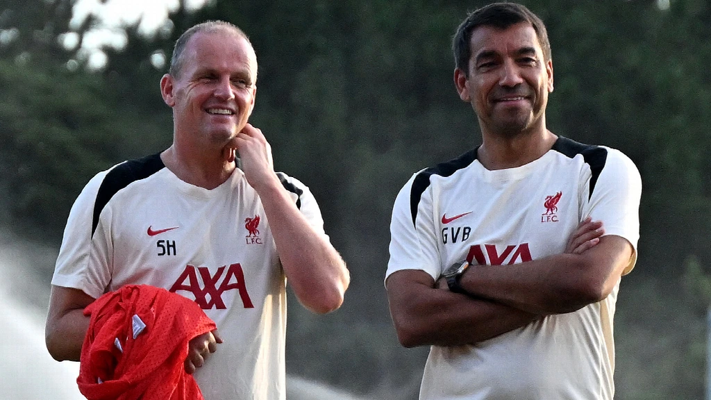 Van Bronckhorst dicht bij terugkeer als hoofdtrainer van Feyenoord