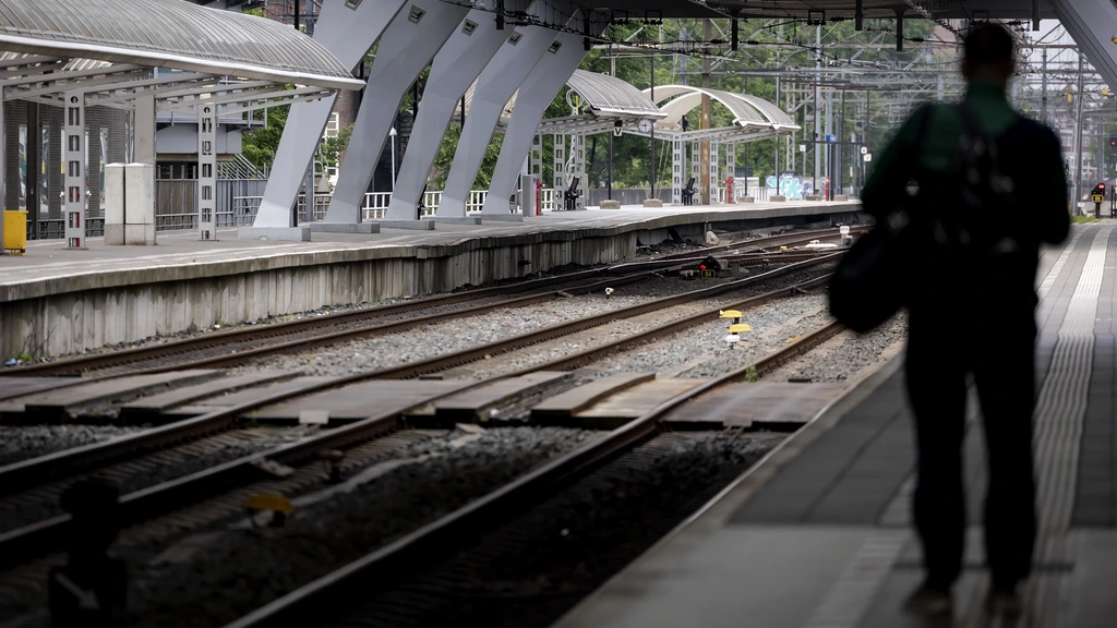 FNV kondigt voor september weer stakingen en acties aan om sociale zekerheid