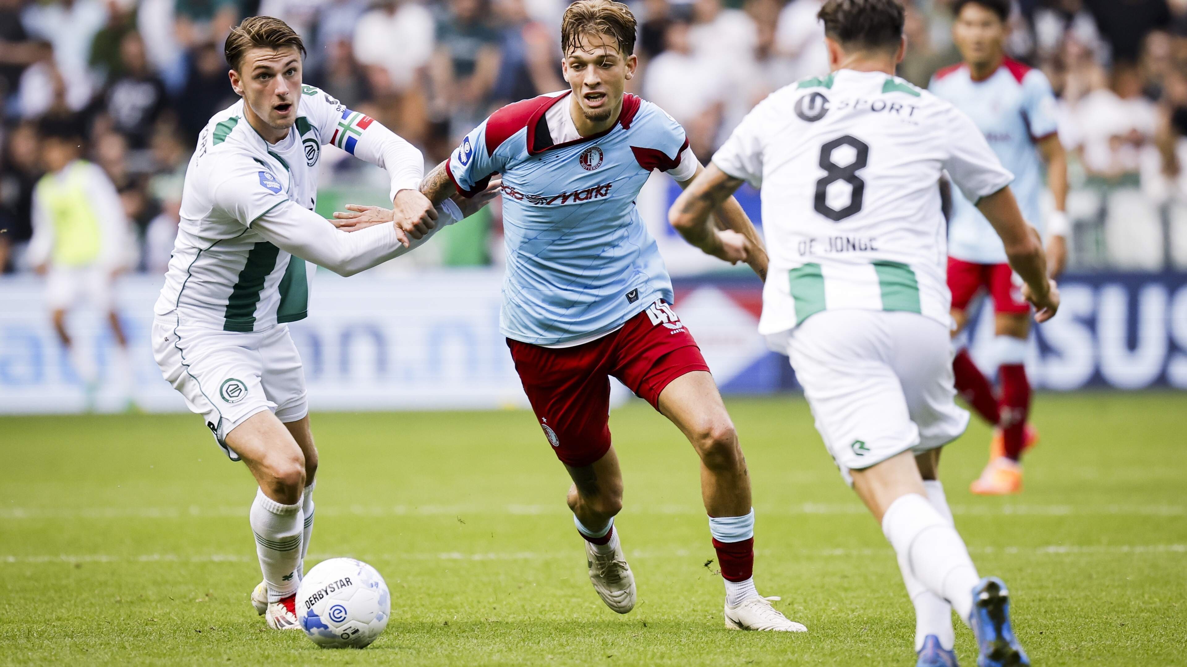 Feyenoord-middenvelder Luciano Valente voorkomt tegen voormalige club ’een jaar lang praatjes van zijn maatjes’