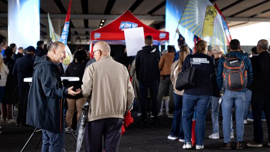 Zo'n 450 schoonmakers voeren in Utrecht actie tegen nieuwe cao