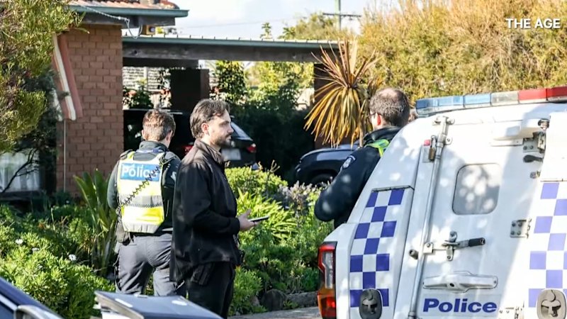 Woman dies while waiting for ambulance