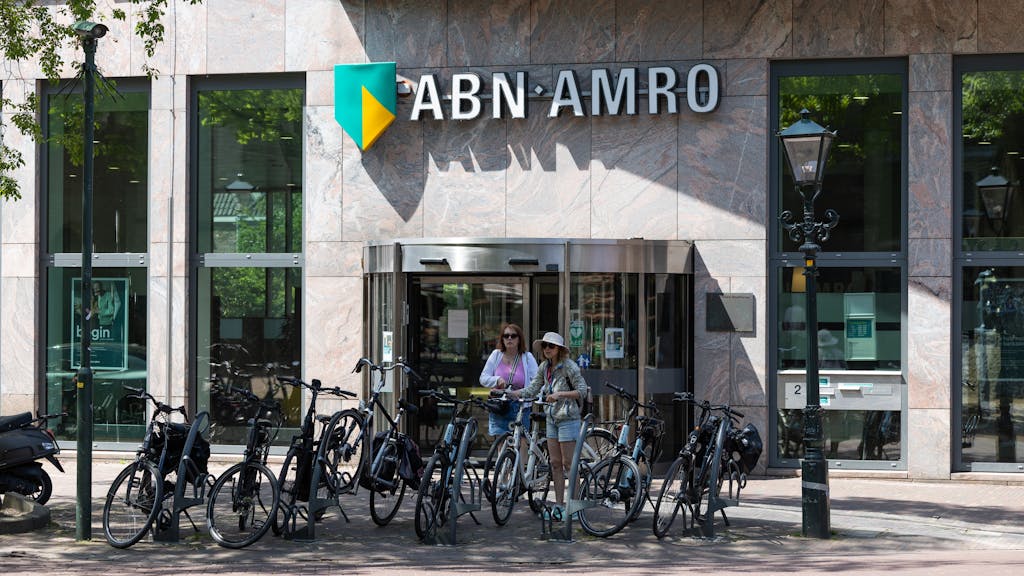 Nederlandse staat bouwt belang in ABN Amro met 20,5 procent af