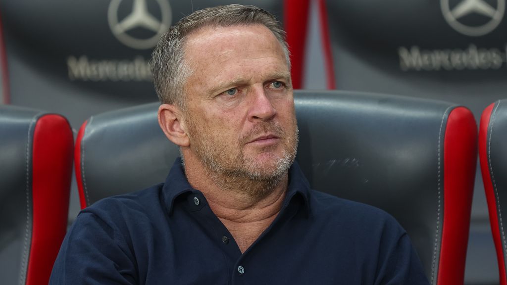 FC Twente stelt Van den Brom aan als nieuwe trainer