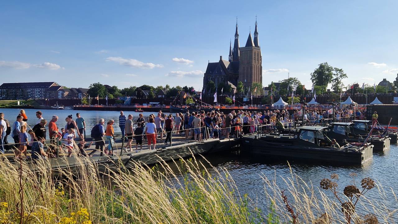 Kijk hier live mee: Nijmeegse Vierdaagse trekt door een feestelijk Cuijk