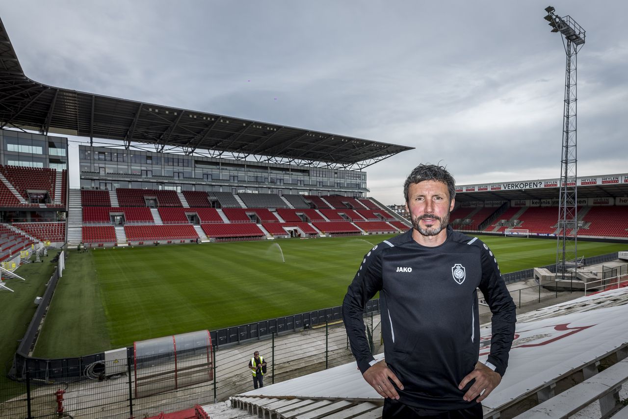‘Clash coach’ Mark van Bommel won eindelijk prijzen bij Antwerp FC, maar kan hij ook de Belgische nationale ploeg succesvol verjongen?