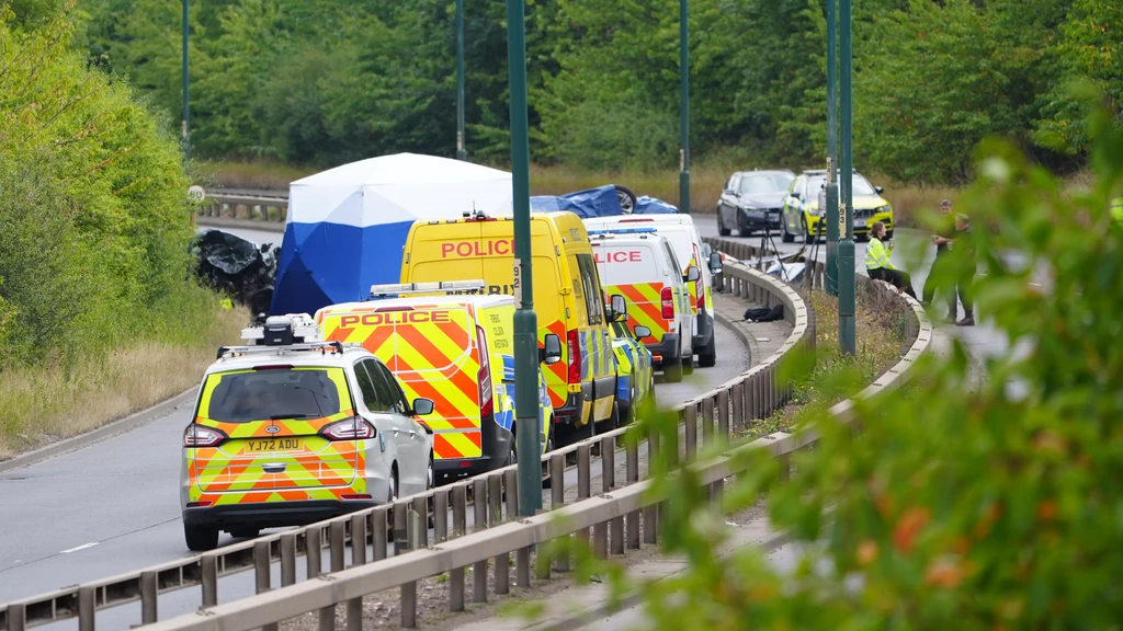 Spookrijdende auto botst op politiewagen in Middlesbrough, zeven doden