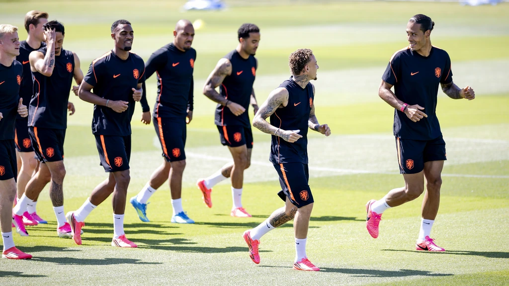 Bijna volledig Oranje traint onder perfecte omstandigheden, straks vlucht naar Houston