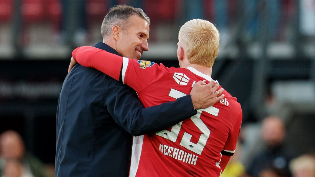 Van Persie baalt van gelijkspel, maar geniet van prachtgoals: 'Bij elk passje zat idee'