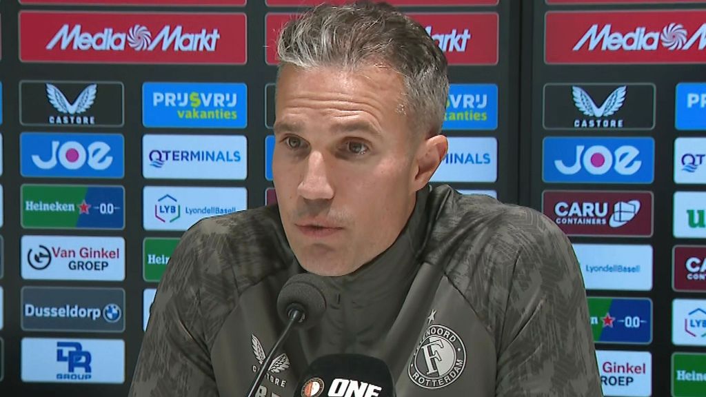 Van Persie hoopt op steun supporters: 'Ik erken de onrust, maar kan er weinig mee'